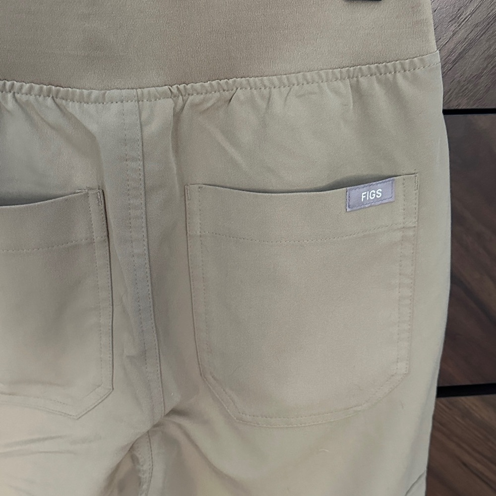 Figs Women’s Beige Scrub Pants (XS) - Picture 6 of 6